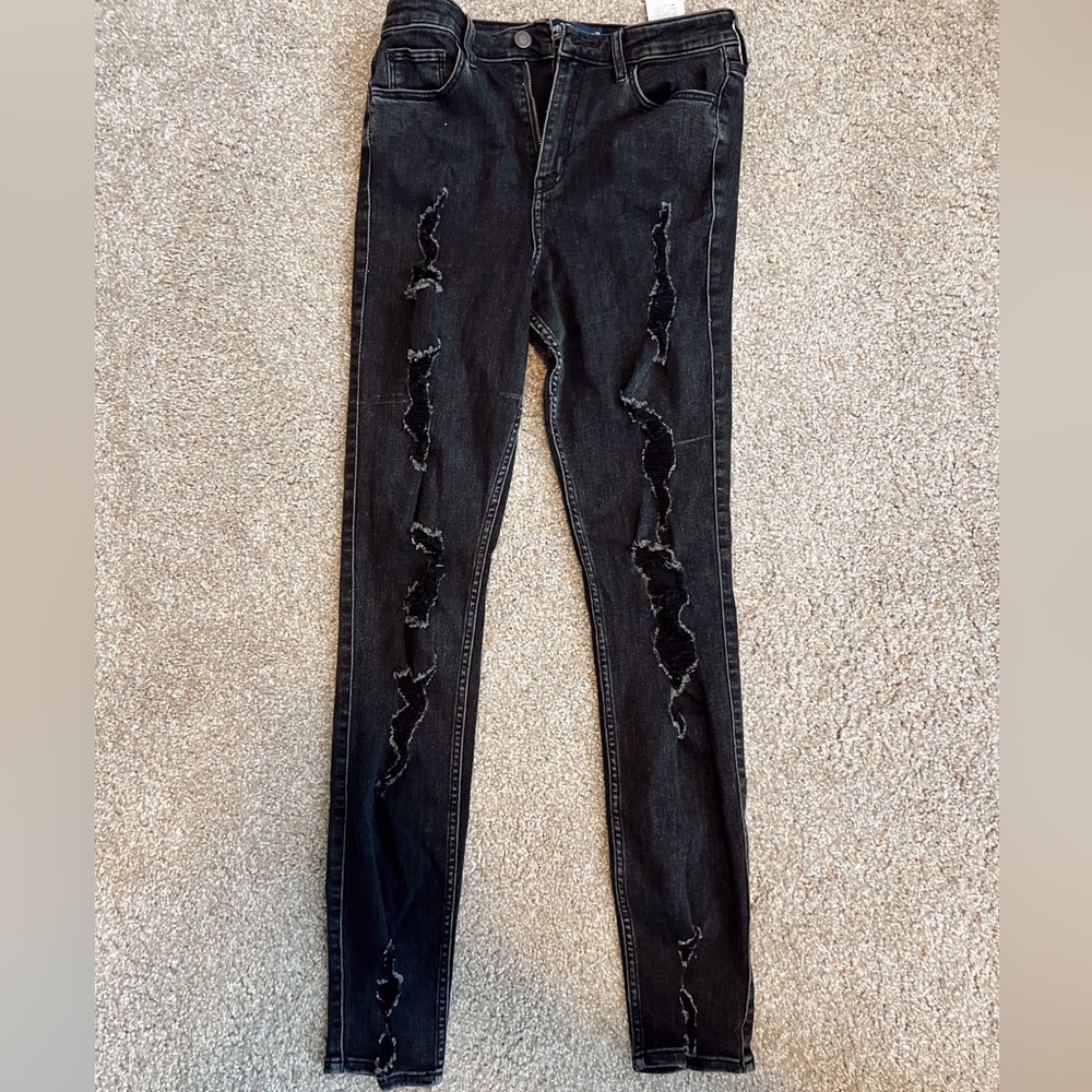 - hollister size 9 long jeans